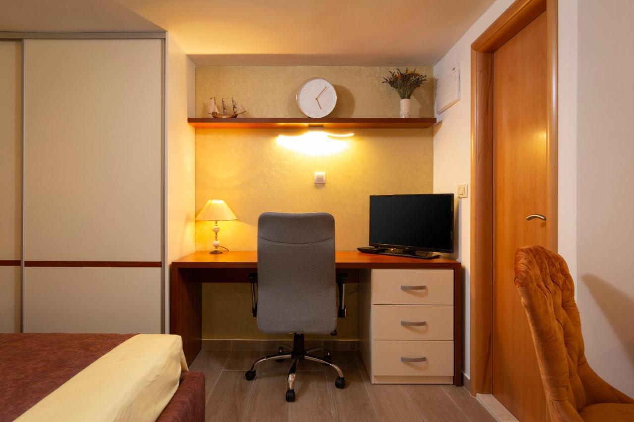 Studio Apartment Oleander Split Buitenkant foto